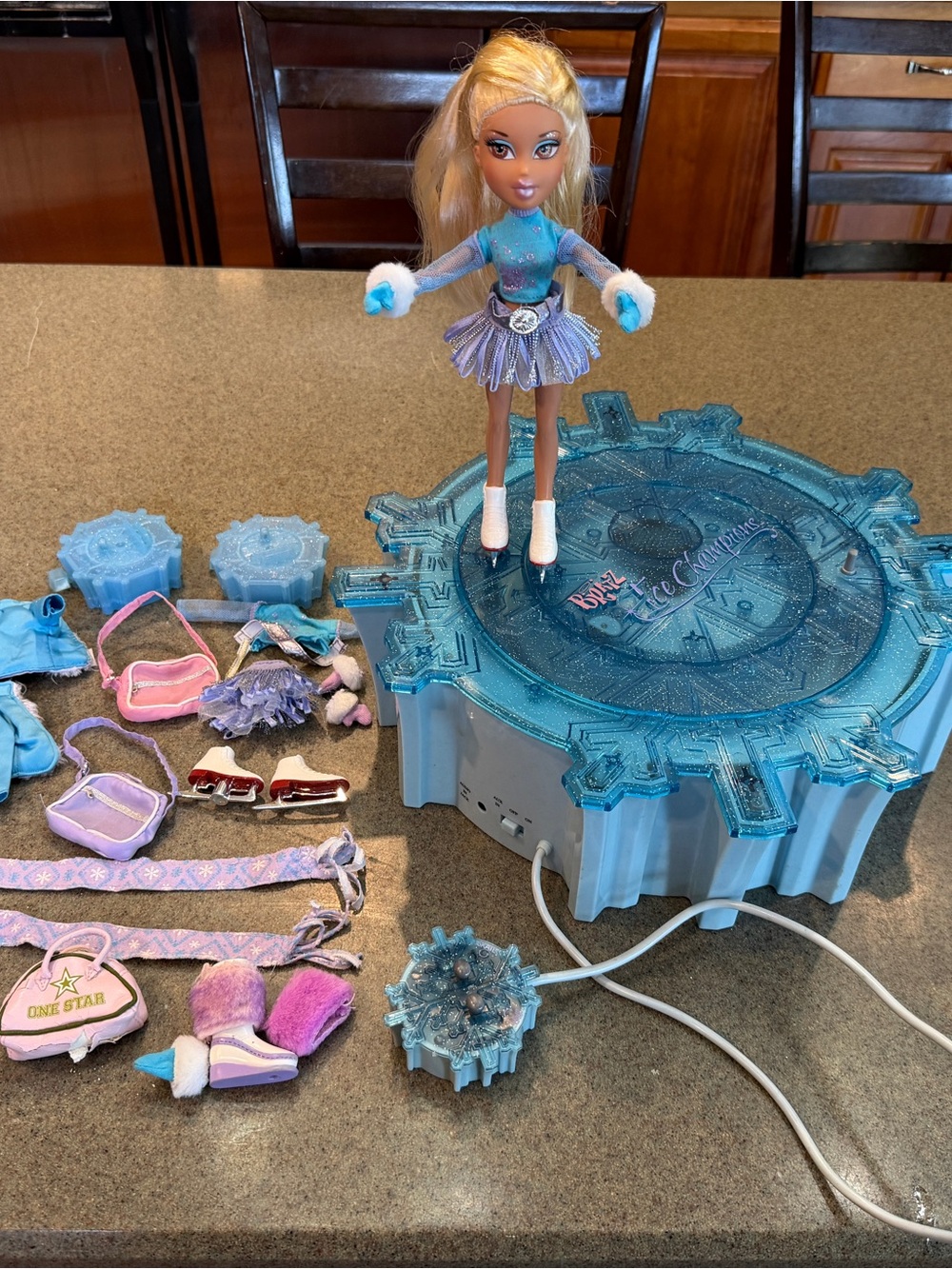 BRATZ Ice Champions Rink Vinessa Doll Playset